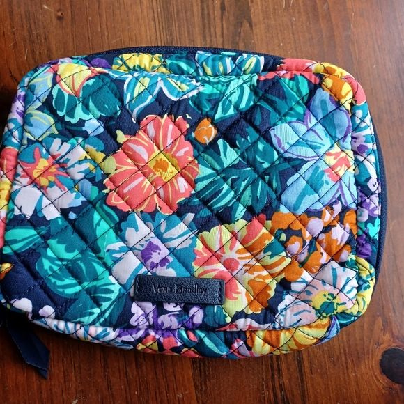 Vera Bradley Cord Organizer in Happy Blooms, NWT - Picture 1 of 3
